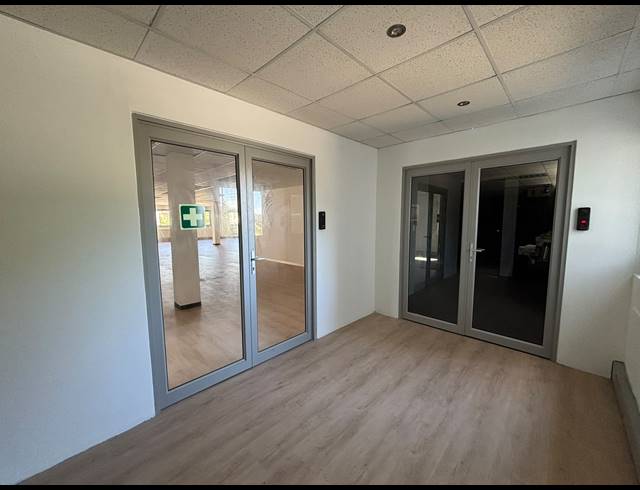 254M² OFFICE TO LET IN TYGER VALLEY